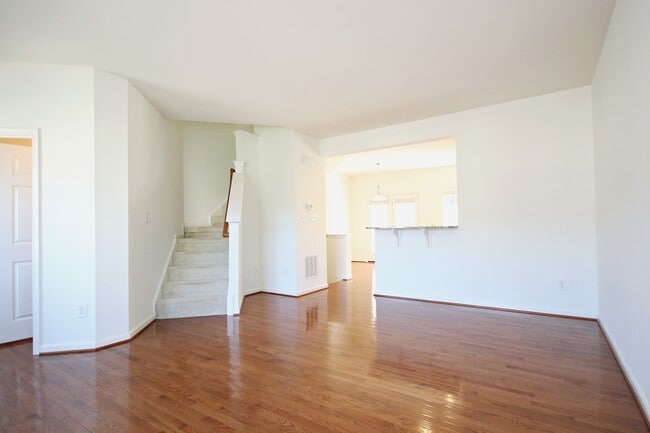 Building Photo - Pet-Friendly Pavilions at Pantops Townhome