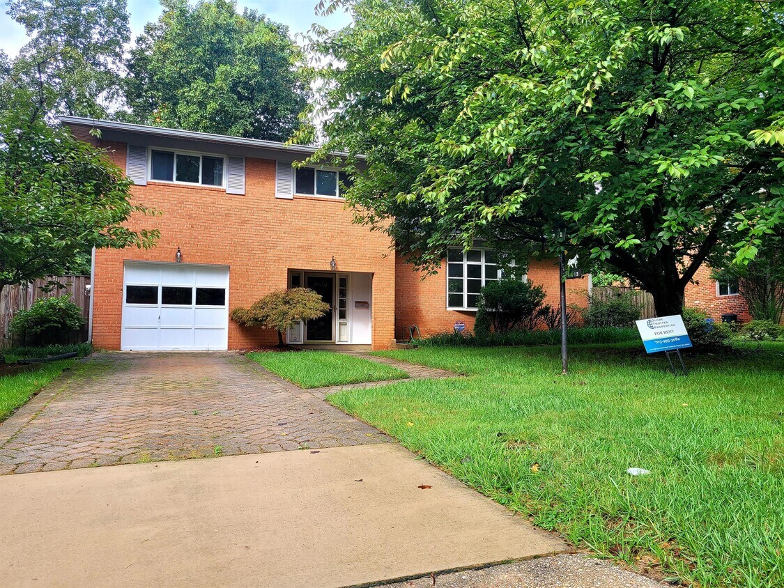 Primary Photo - 6613 Lone Oak Dr