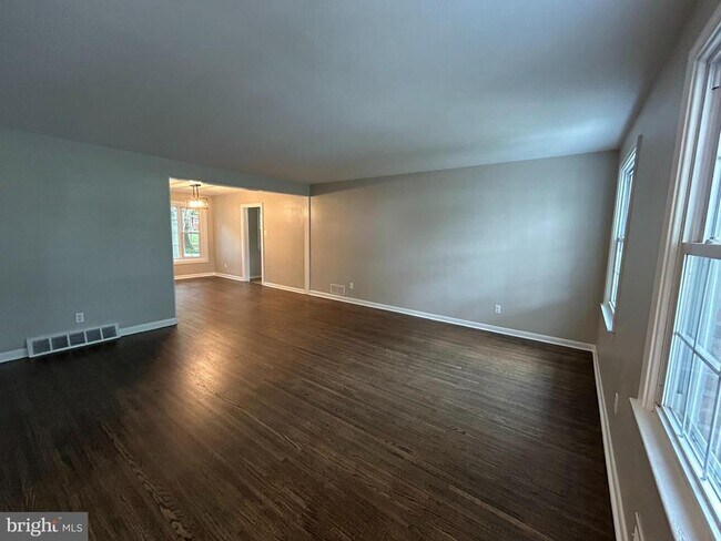 Foto del edificio - 2100 Chestnut Ln