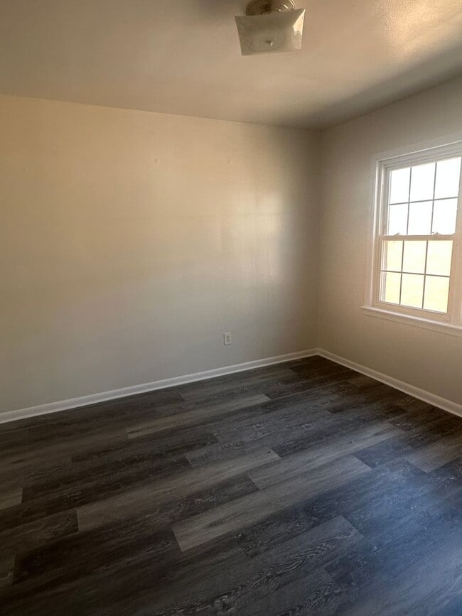 Building Photo - 3641 Ingleside Rd