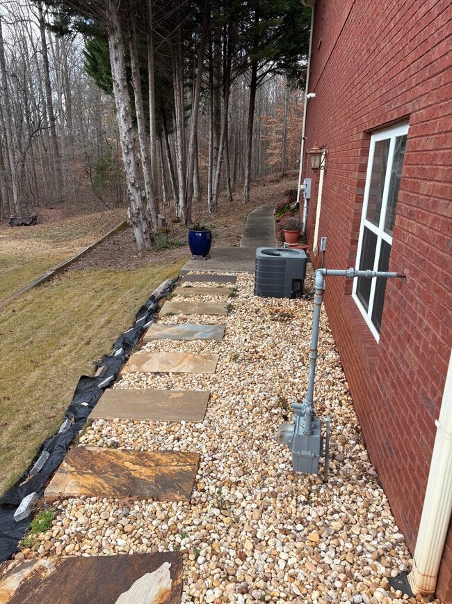 Closer! - 5516 Ridgemoor Dr
