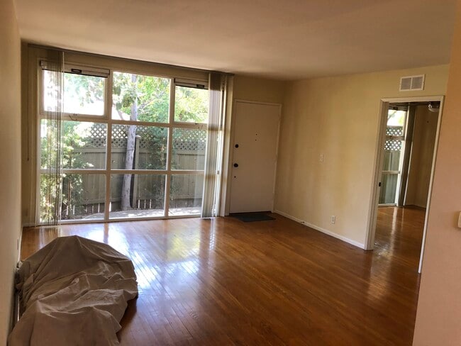 Building Photo - 58 N Wilson Ave