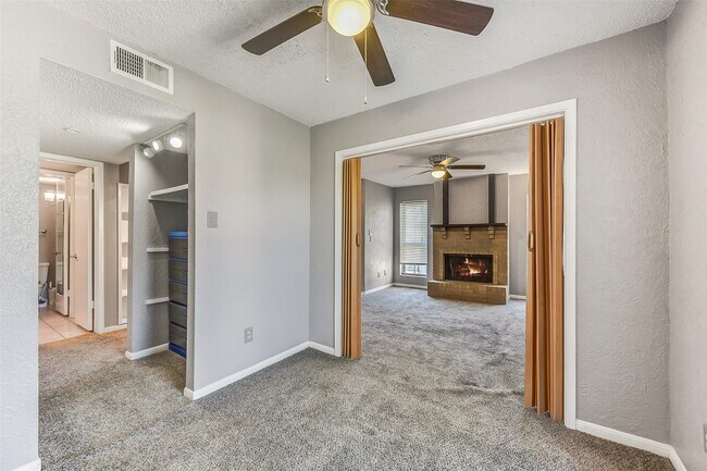 Foto del edificio - 1516 Bay Area Blvd