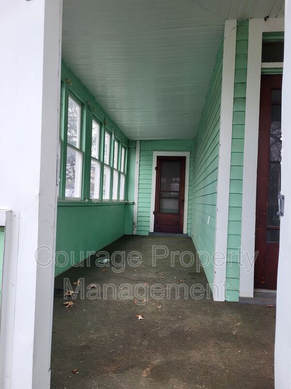 Building Photo - 215 Bloomer Ave