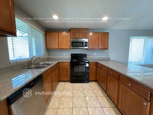 Building Photo - 724 Sandy Brook Ct