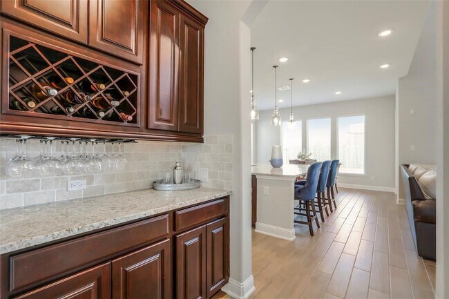 Building Photo - 1815 Carriage Oaks Ln