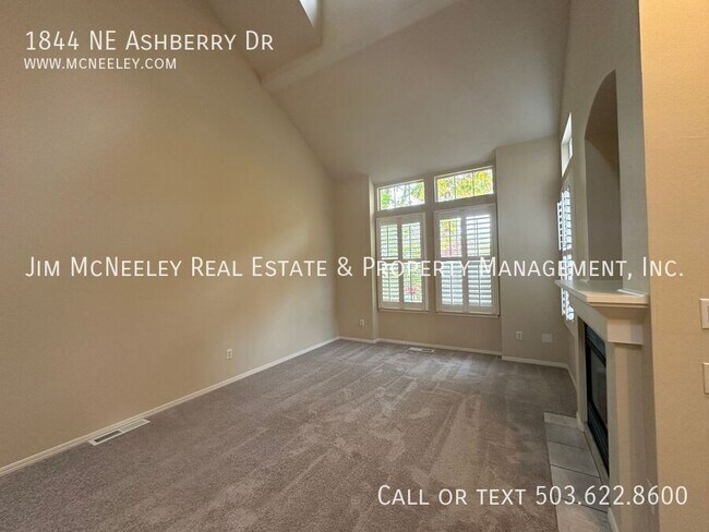 Building Photo - 1844 NE Ashberry Dr