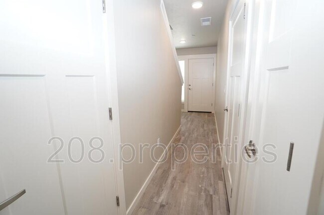 Foto del edificio - 443 2nd Ave N
