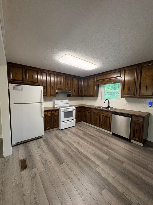 Foto del edificio - 3 Bedroom 2 Bath House