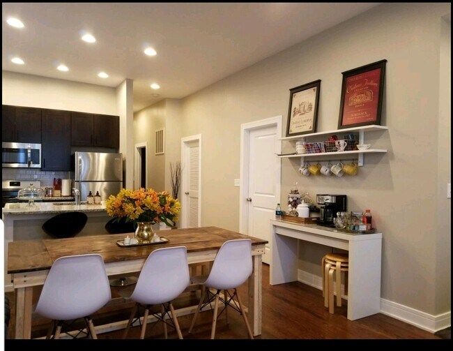 Foto del edificio - 3502 N Sheffield Ave