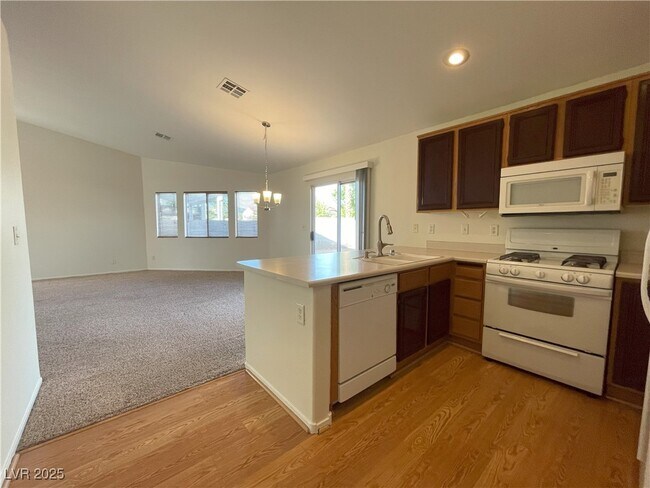 Foto del edificio - 6122 Cozy Creek St