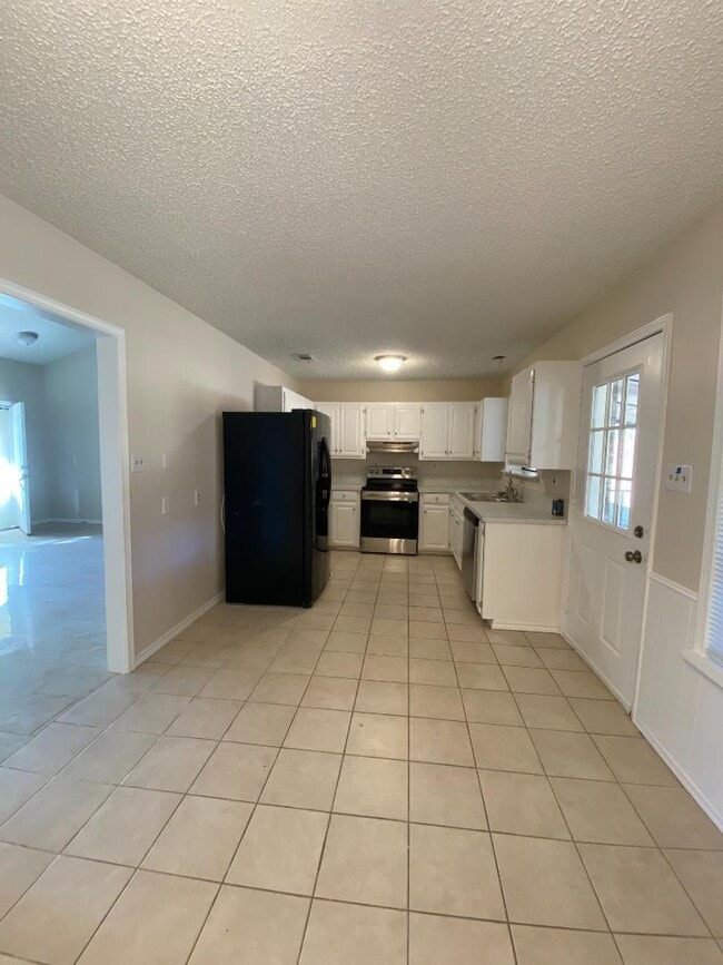 Building Photo - 4702 Jade St