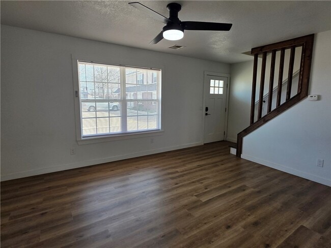 Building Photo - 2302 SE Jayel Terrace