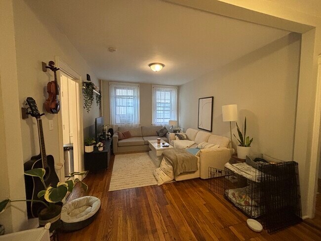 Foto del edificio - 249 Chestnut Hill Ave