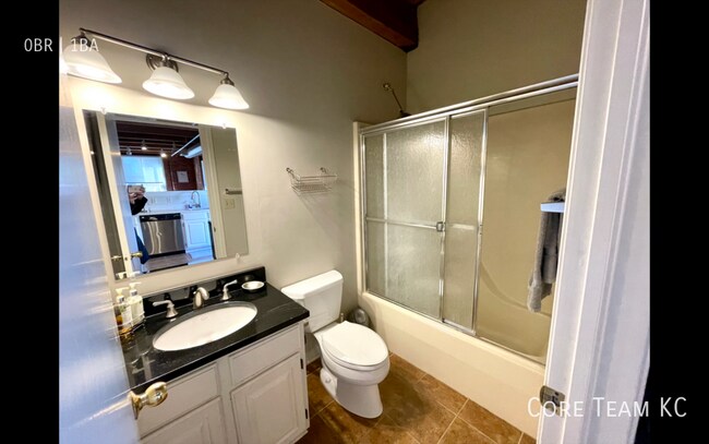 Foto del edificio - 706 Broadway Blvd