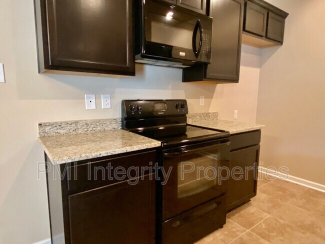Building Photo - 42530 Pebblestone Ave