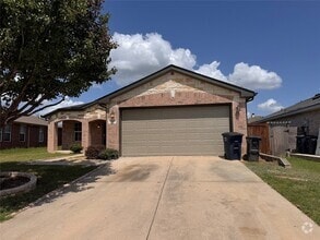 Building Photo - 5925 McKaskle Dr