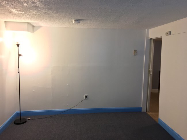 Building Photo - 8 Ash St