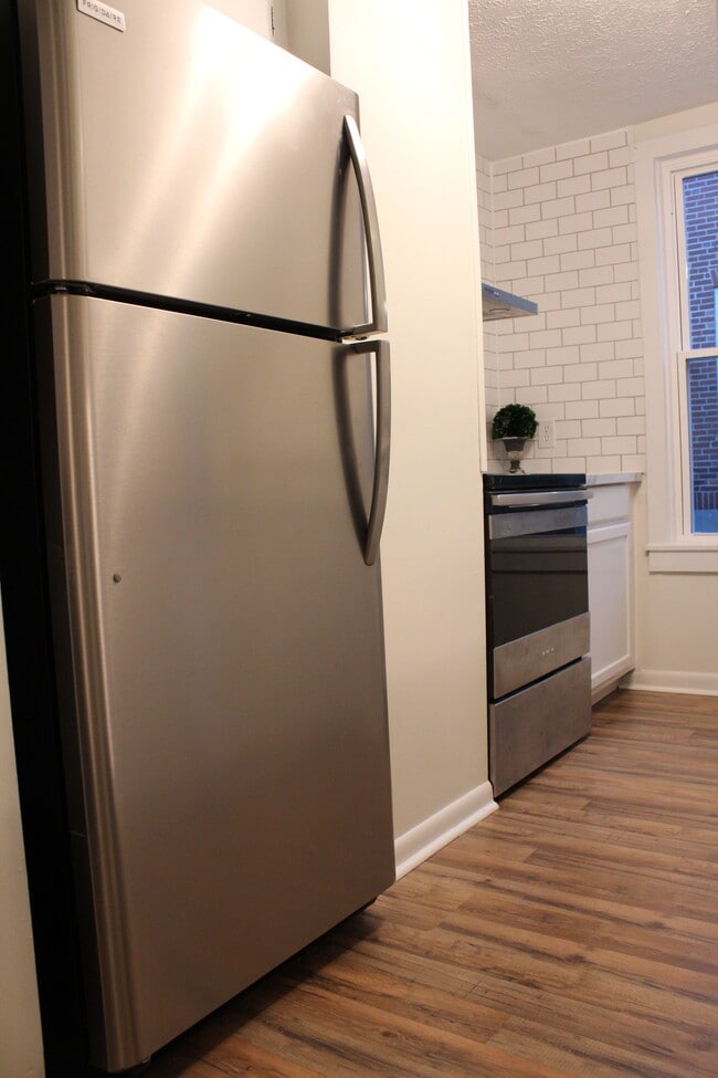 Kitchen - 13 E North Ave