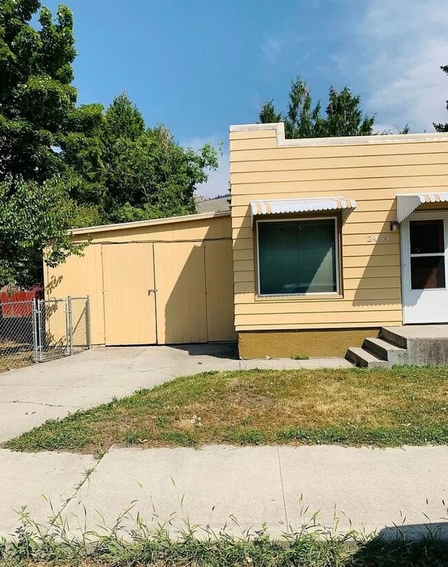 Foto del edificio - $2,700 - 4 bed/2 bath House with fenced yard