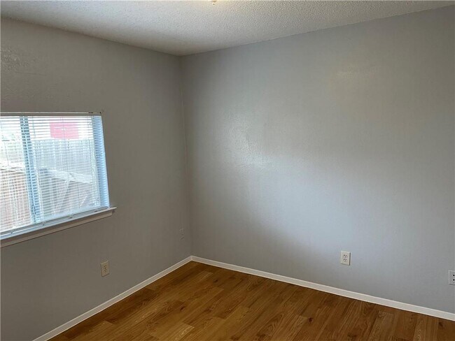 Foto del edificio - 105 Meteor Dr