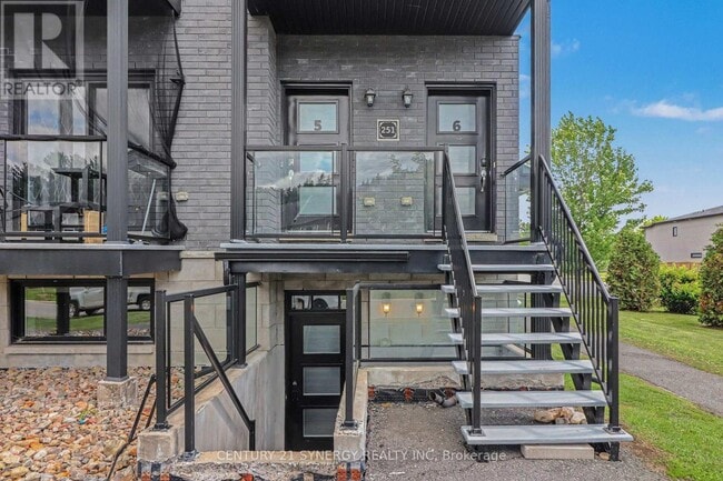Building Photo - 251 Capri Ave