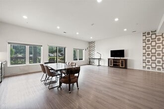 Building Photo - 4361 S Congress Ave