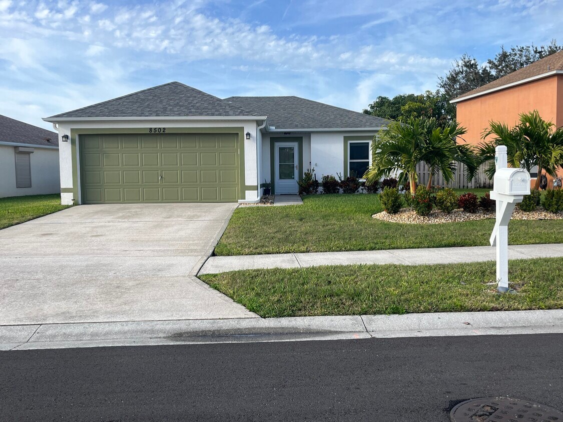 8502 Ivanhoe Dr, Melbourne, FL 32940 House Rental in Melbourne, FL