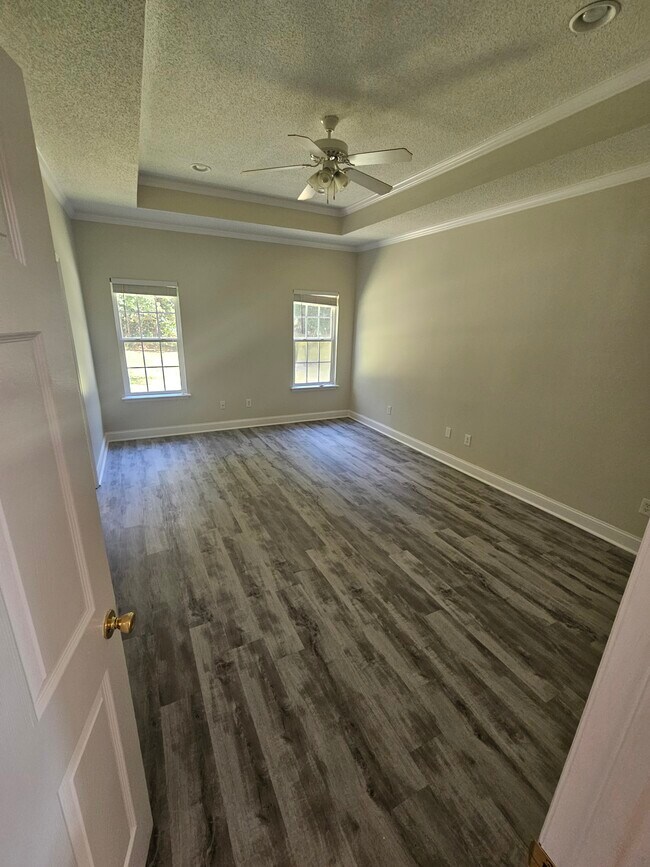 Foto del edificio - 137 Pine Arbor Dr