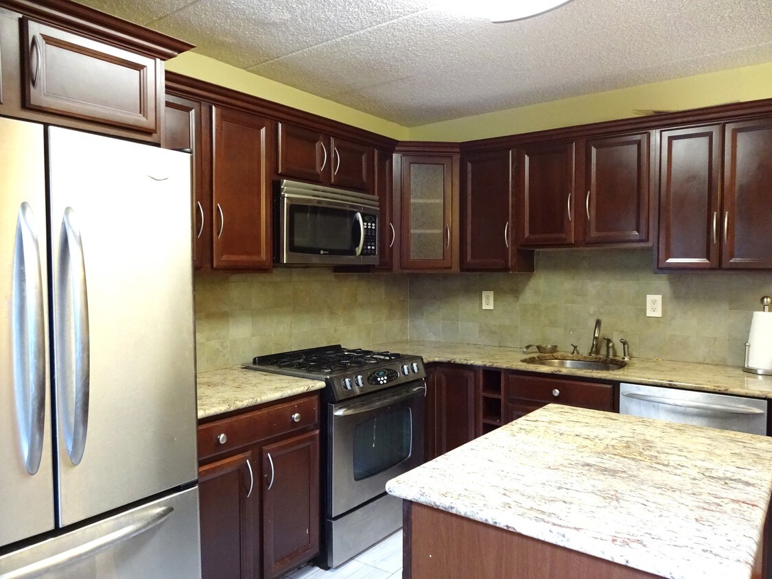 Foto principal - 2552 Frederick Douglass Blvd