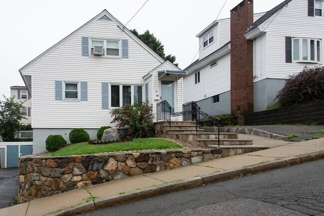 Foto del edificio - 18 Parkview Rd