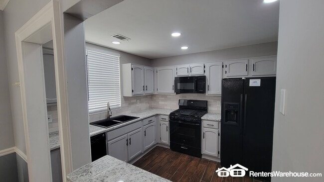 Building Photo - 4025 Hancock Cir
