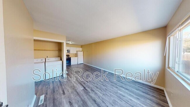 Foto del edificio - 4332 Ericson Dr