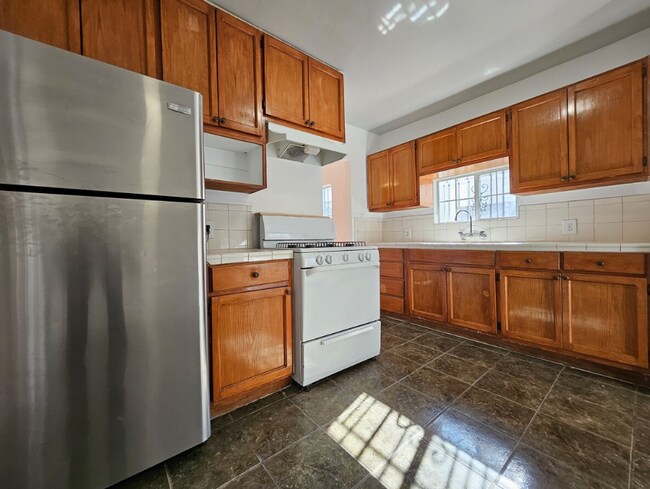 Foto del edificio - 2623 Hillcrest Dr