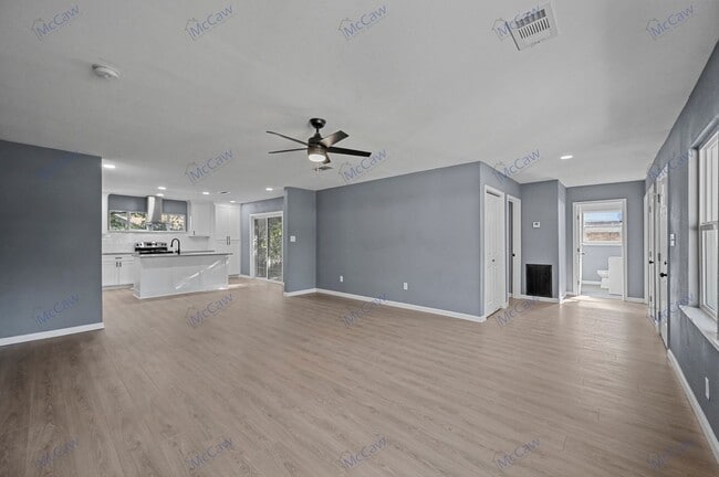 Building Photo - Fully Renovated 3-bed 2-bath Home in Casa ...