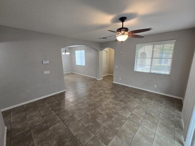 Foto del edificio - 950 S Wallrade Ln