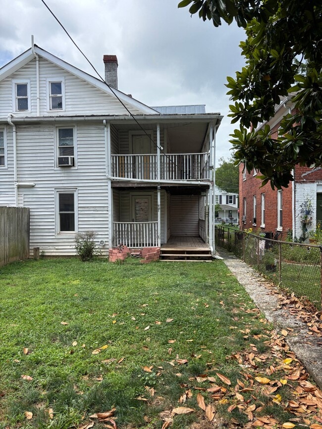 Building Photo - 720 Winchester Ave