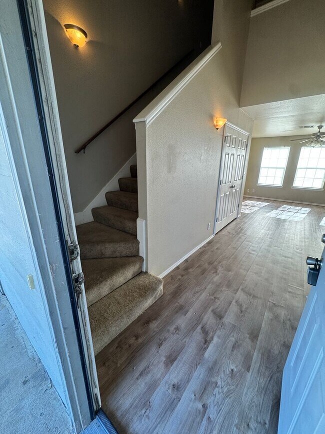 Foto del edificio - 2917 Creekside Dr