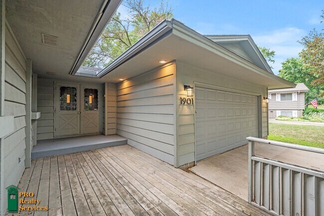 Foto del edificio - 4 Bedroom Home in Burnsville