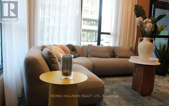 Photo du bâtiment - 720 Whitlock Ave