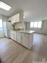 Building Photo - 633 Nalanui St