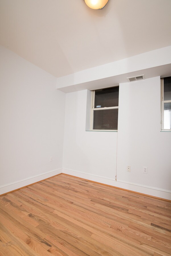 Building Photo - 1603 16th St NW