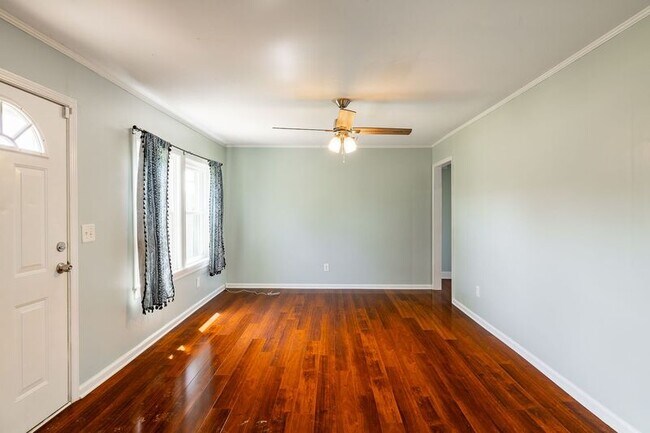 Foto del edificio - 386 Sandy Creek Rd