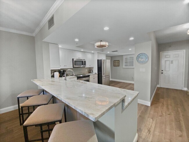 Building Photo - Two Bedroom Condo at Longboat Key