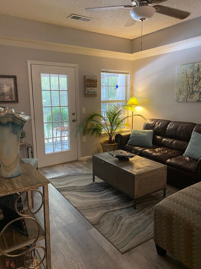 Building Photo - 50 Pebble Beach Cv