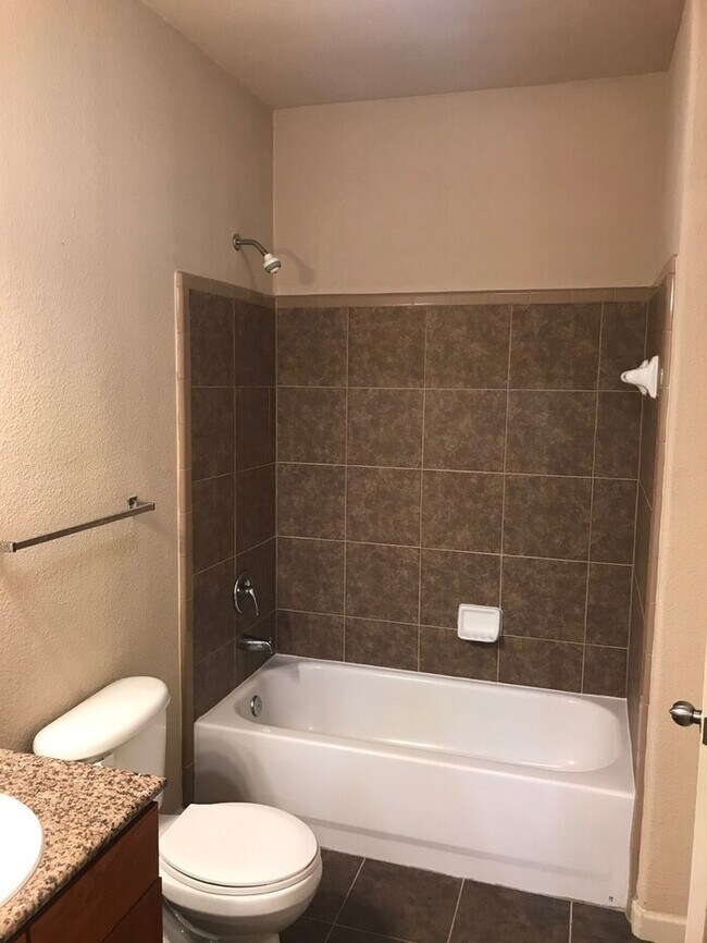 Foto del edificio - 8434 Walerga Rd