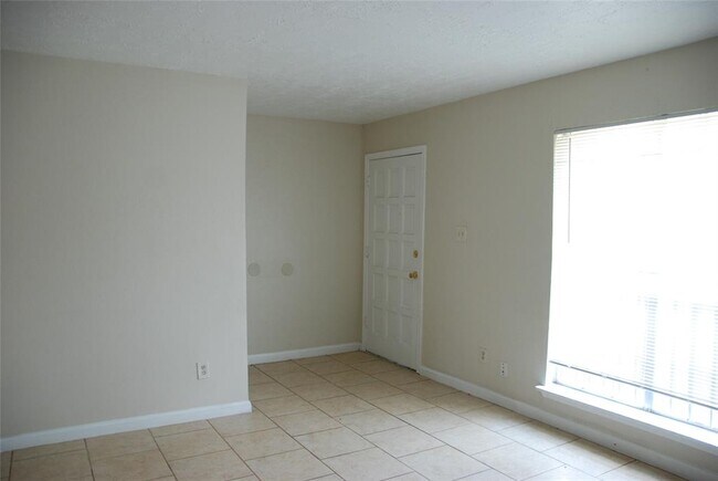 Building Photo - 13541 Castilian Dr