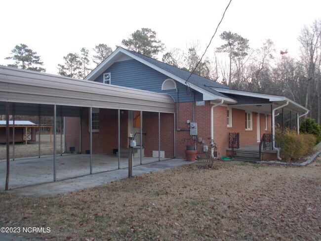 Foto del edificio - 1990 White Oak River Rd