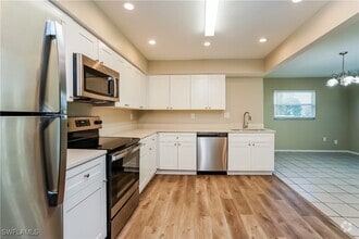 Building Photo - 7311 Louise Dr