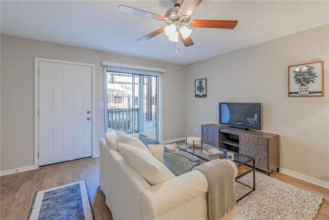 Foto del edificio - 9815 Copper Creek Dr